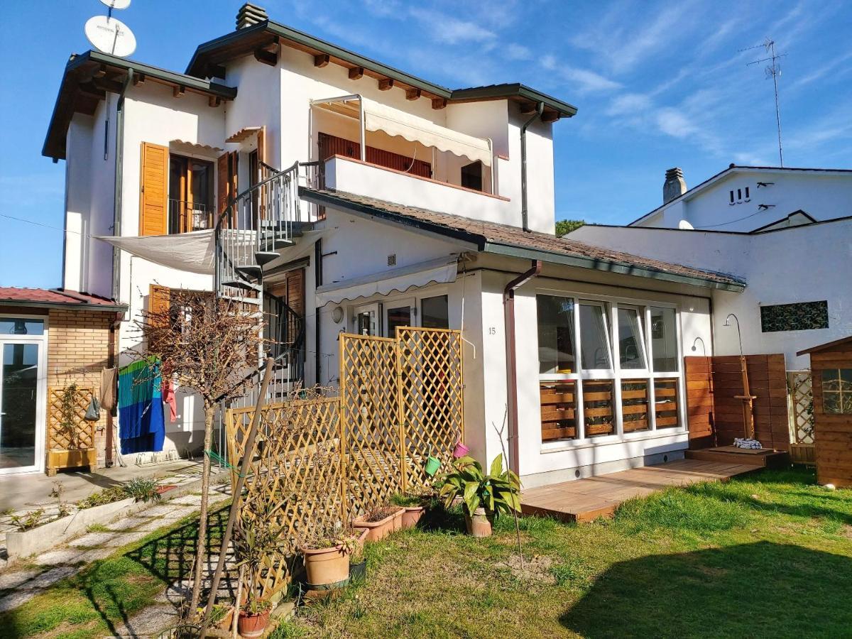 Вилла Charming House In Marina Di Ravenna With Fenced Garden Экстерьер фото